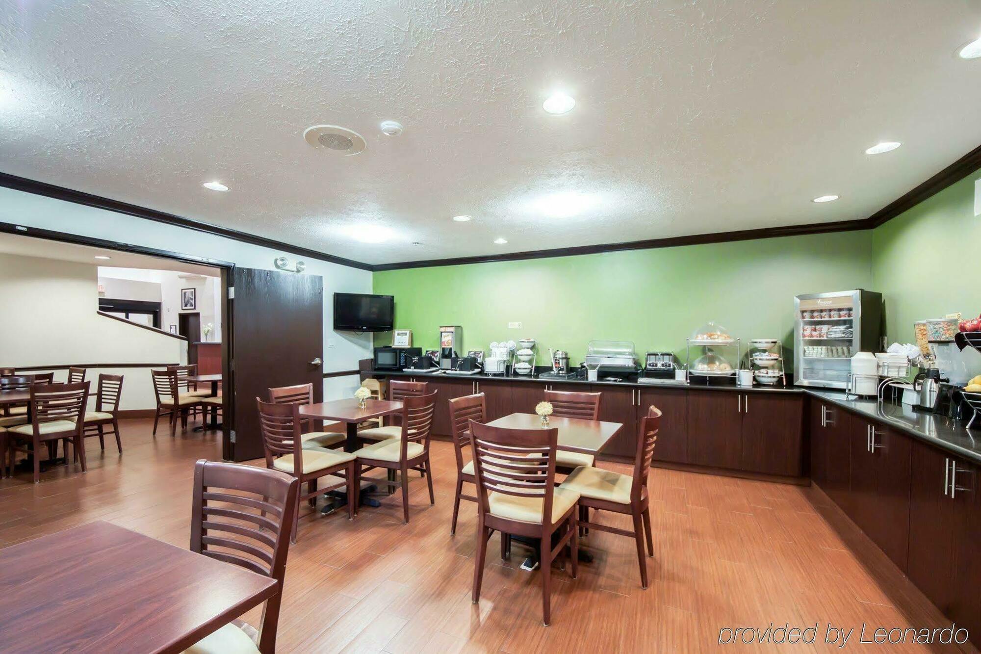 爱德蒙大学附近舒眠套房酒店 爱德蒙得 外观 照片